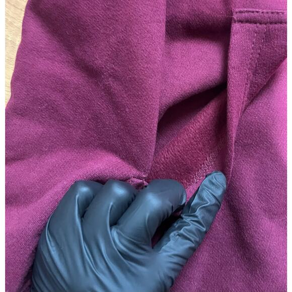 VT Virginia Tech Hokies Embroidered Maroon XL Hoodie Sweatshirt Front Pocket - Picture 4 of 11